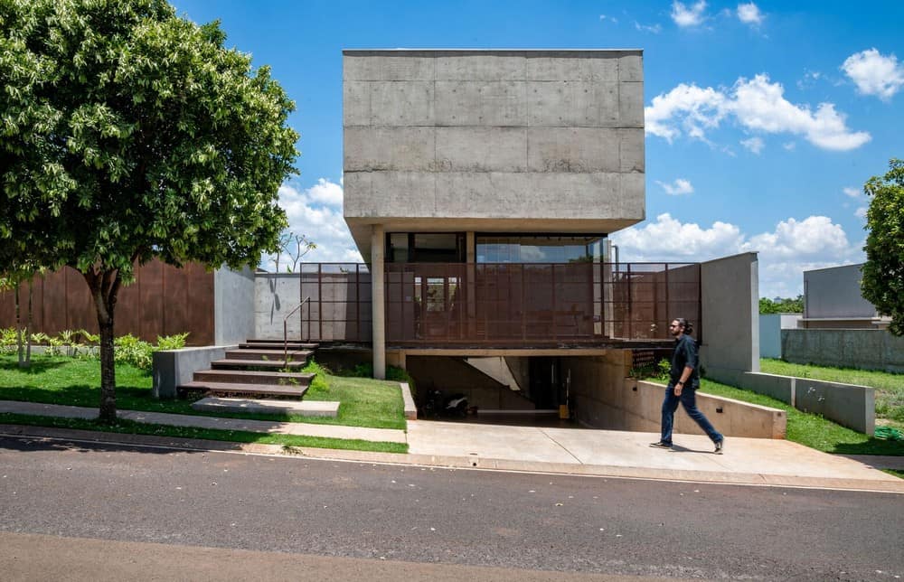 Araraquara House by Caio Persighini Arquitetura