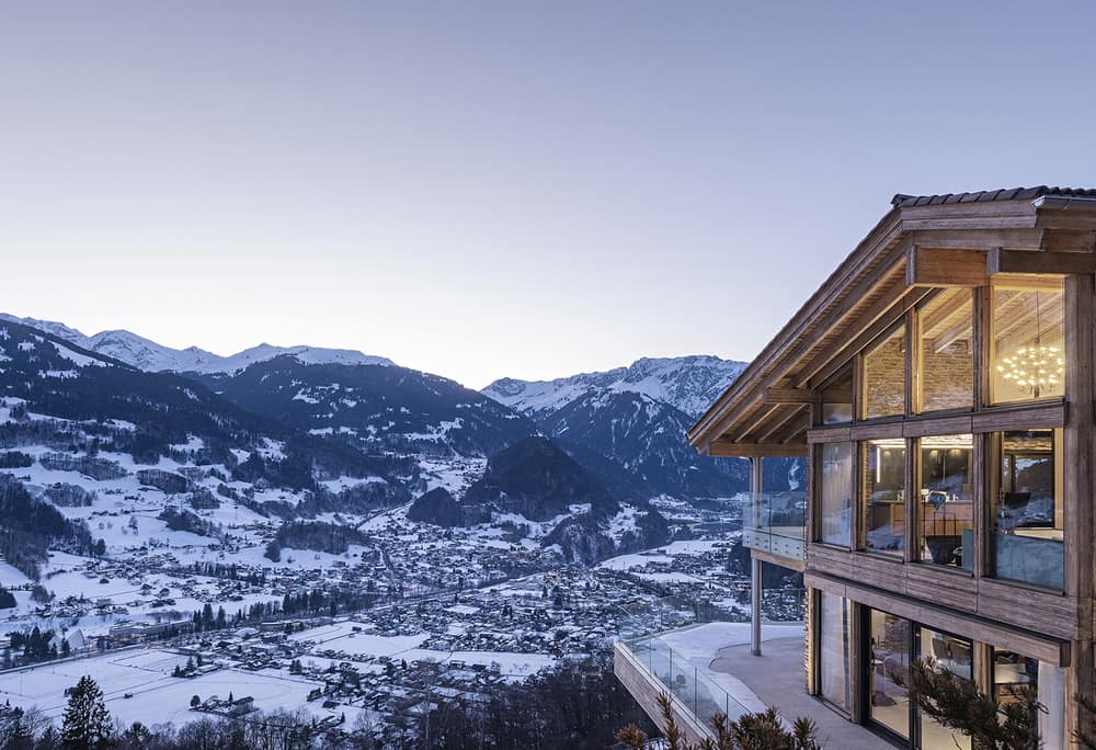 Villa in the Alps. Wooden and Metal Structure for an Organic Minimalism