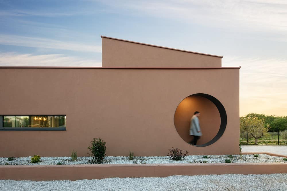 Red Soil House by Konzola Arhitektura