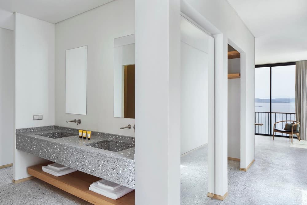 bathroom, Tabanlioglu Architects
