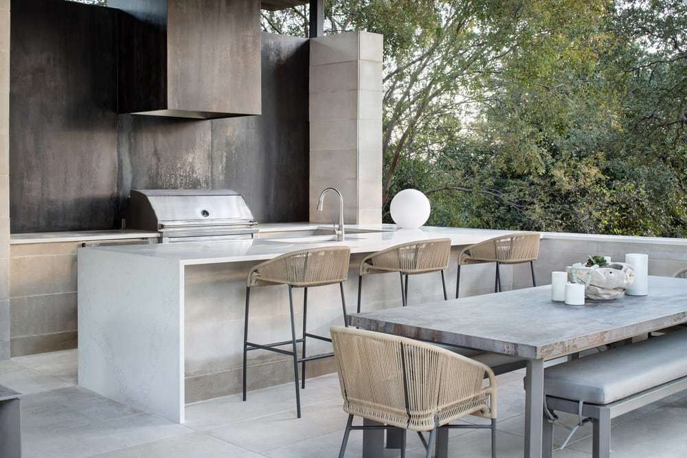 How to Create an Elegant Outdoor Kitchen in Your Back Garden