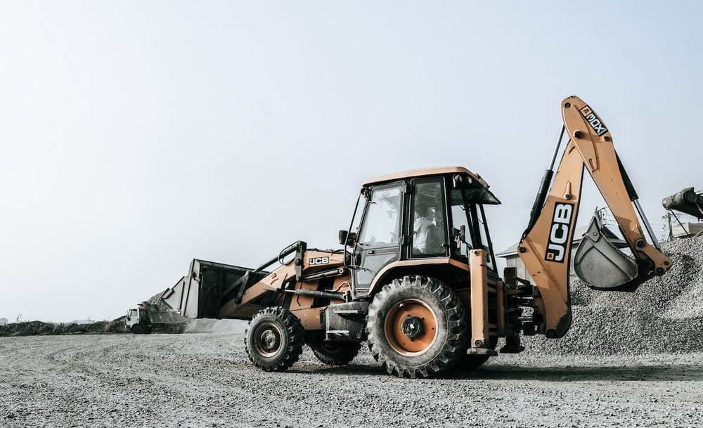 What Types of Heavy Machines Are Used in Construction?