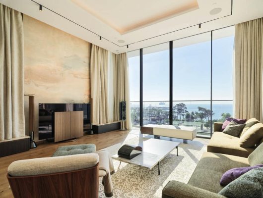 Limassol Seafront Duplex / Otomi Studio