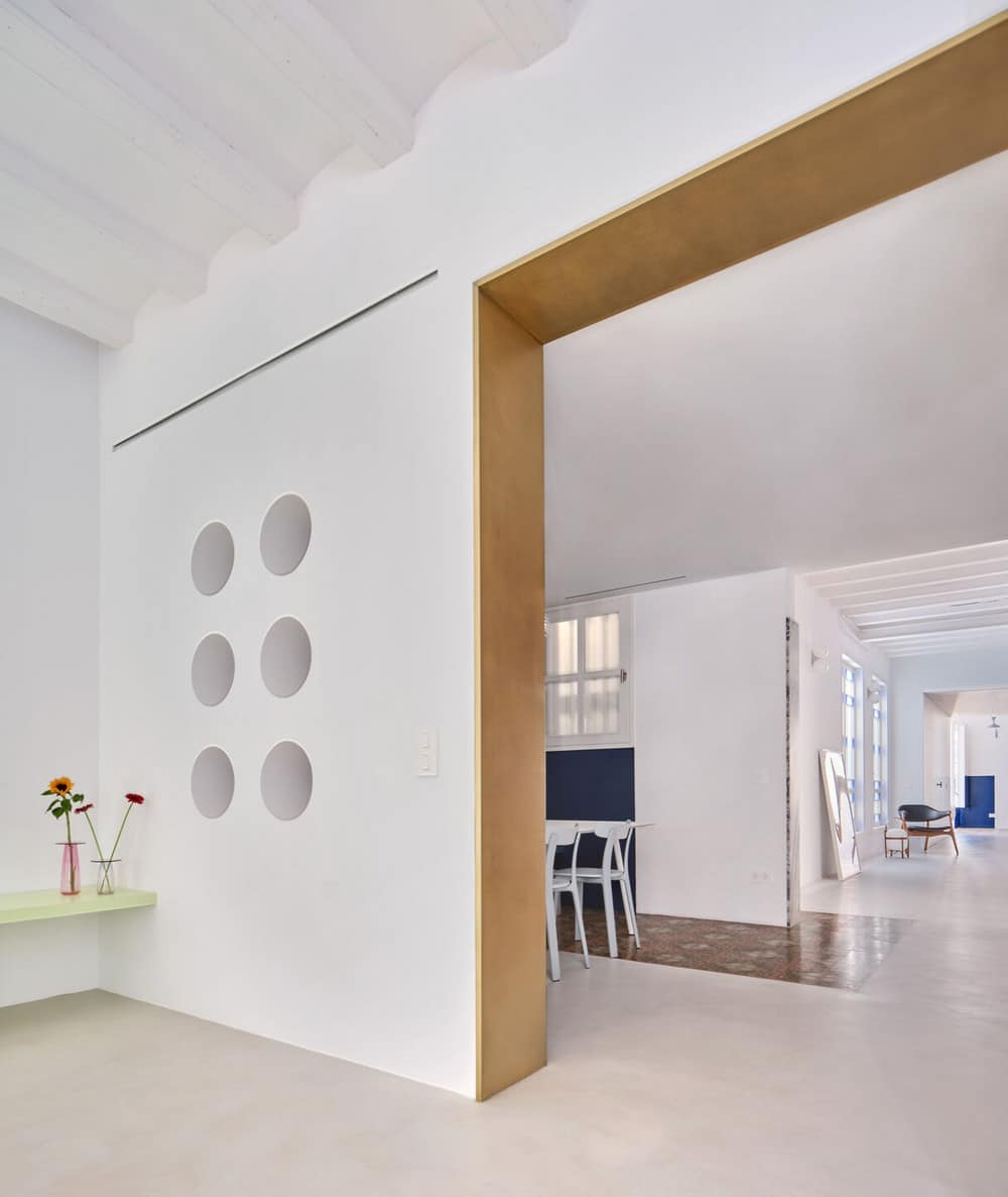 Girona St. Apartment / Raul Sanchez Architects