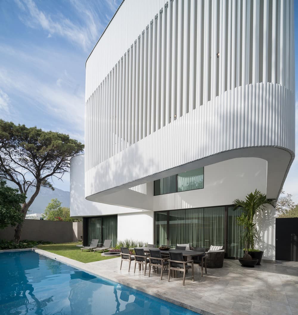 Casa Ferrum / Miró Rivera Architects + Ibarra Aragón Arquitectura