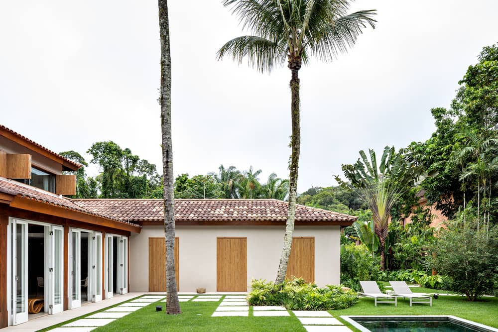 A Brazilian Beach House Gets a New Lease of Life