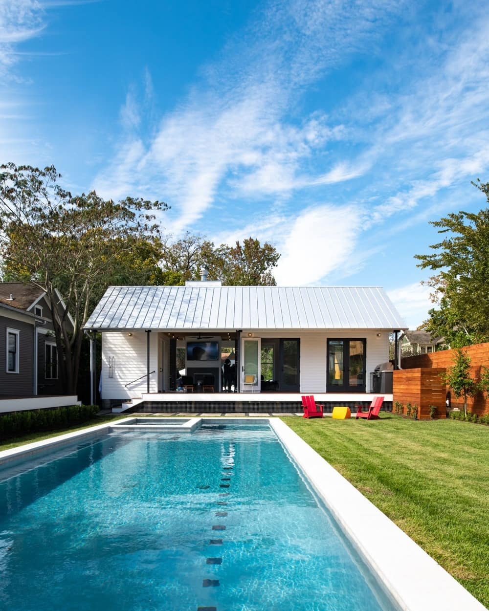 Arlington Pool House / Brett Zamore Design