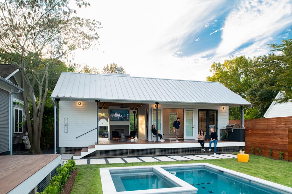 Arlington Pool House / Brett Zamore Design