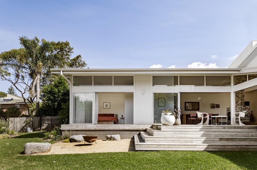 Mollymook Beach House / Jost Architects