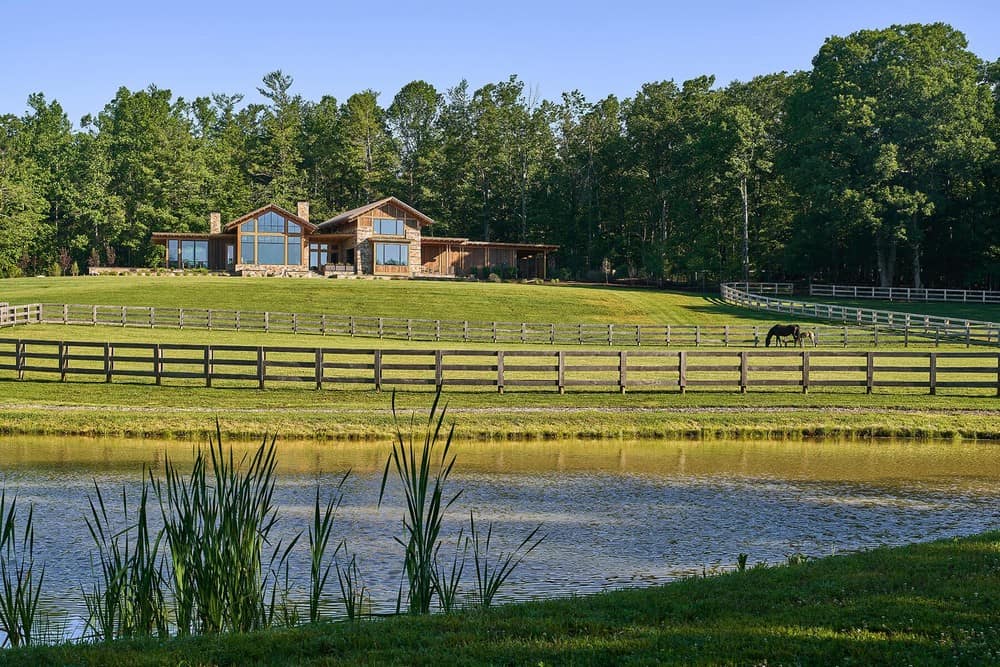Meadow Creek Farm / Altura Architects