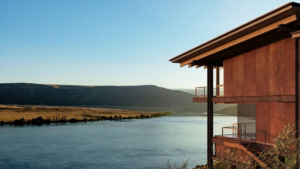West Bar, a New Home Perched Above the Columbia River in Eastern Washington State