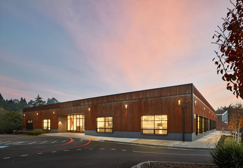 Redwood Highway Office / Studio VARA
