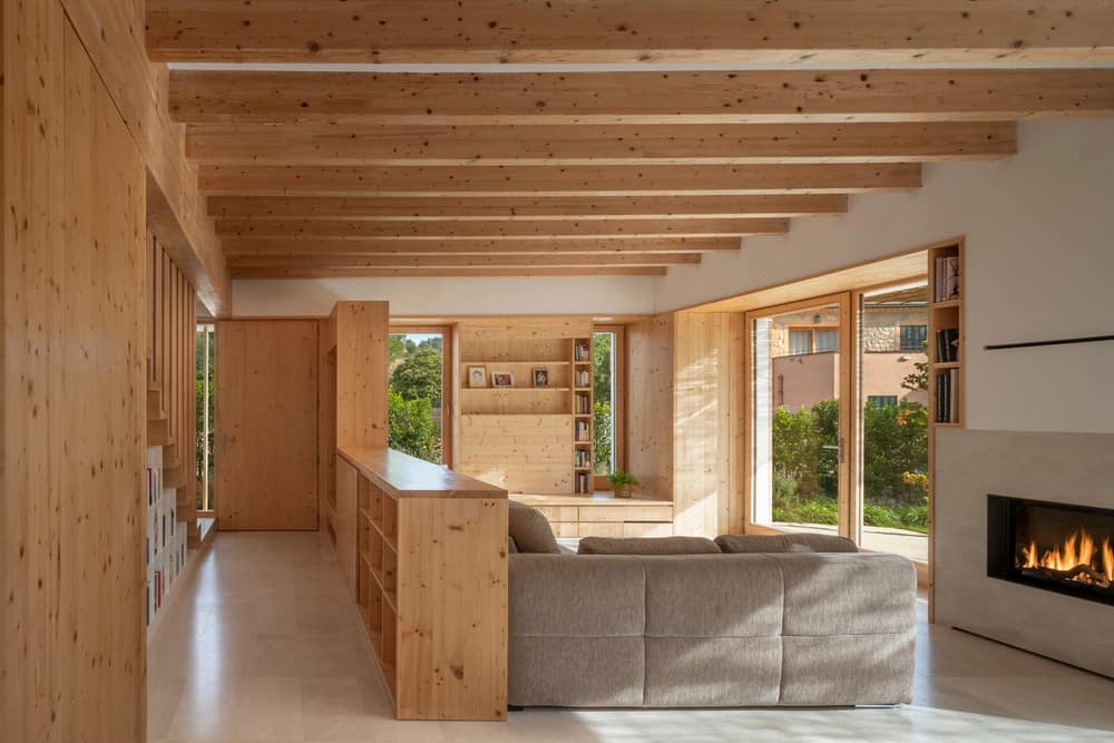Puigpunyent Eco-Passive House / Miquel Lacomba Architects