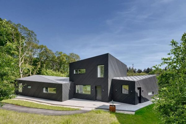 Woodland Residence - Energy Efficient House by AR Design Studio