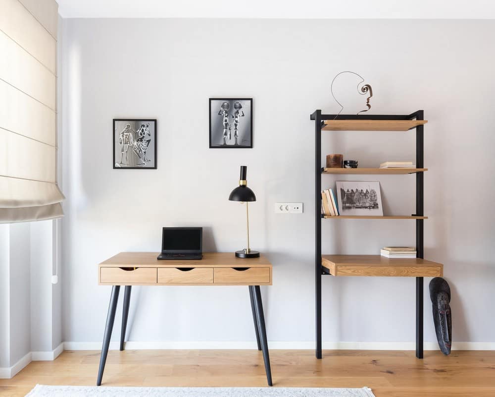 Stylish Black Lines Apartment / Jooca Studio