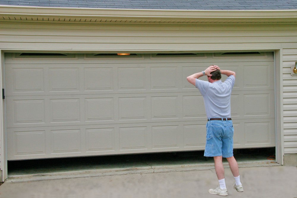 Garage Door Safety: A Must-Know for Homeowners