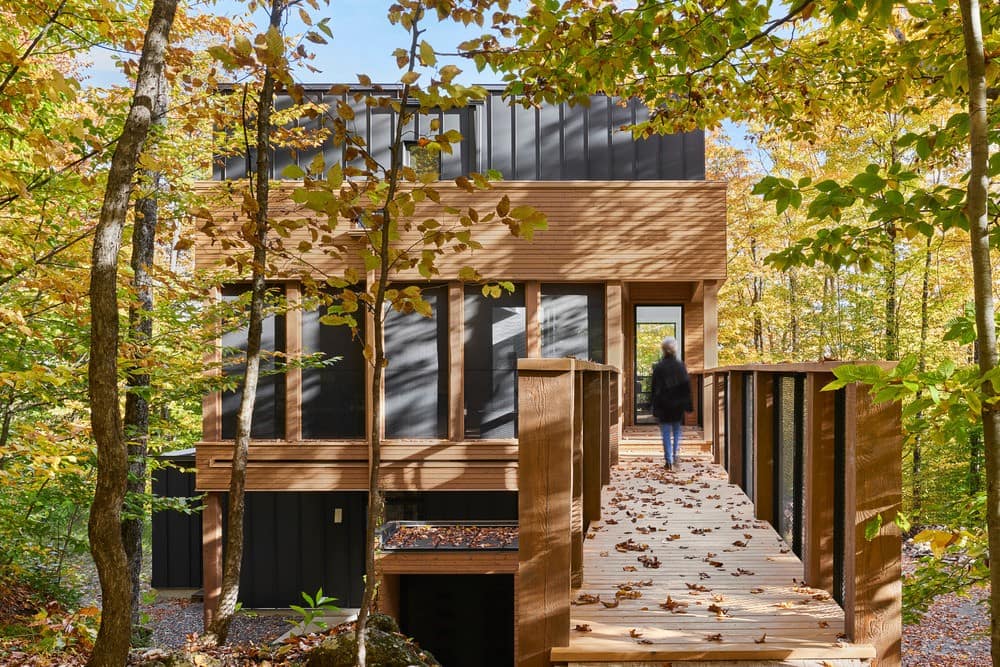 Footbridge Residence / Luc Plante Architecture + Design