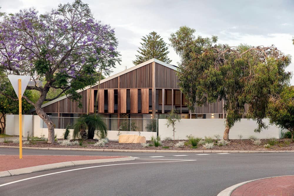 Macdonald Road House / Philip Stejskal Architecture