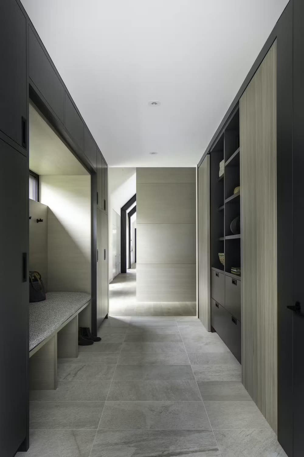 Linden Grove Residence / Studio B Architecture + Interiors