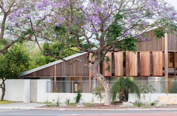 Macdonald Road House / Philip Stejskal Architecture