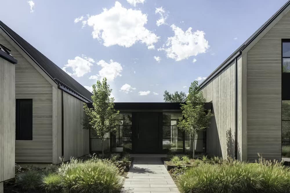 Linden Grove Residence / Studio B Architecture + Interiors