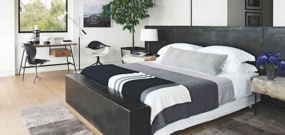 black-white-bedroom