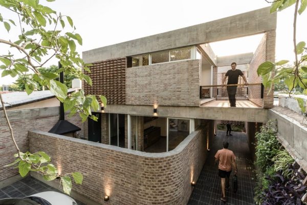 Martinez Houses / Primer Piso Arquitectos