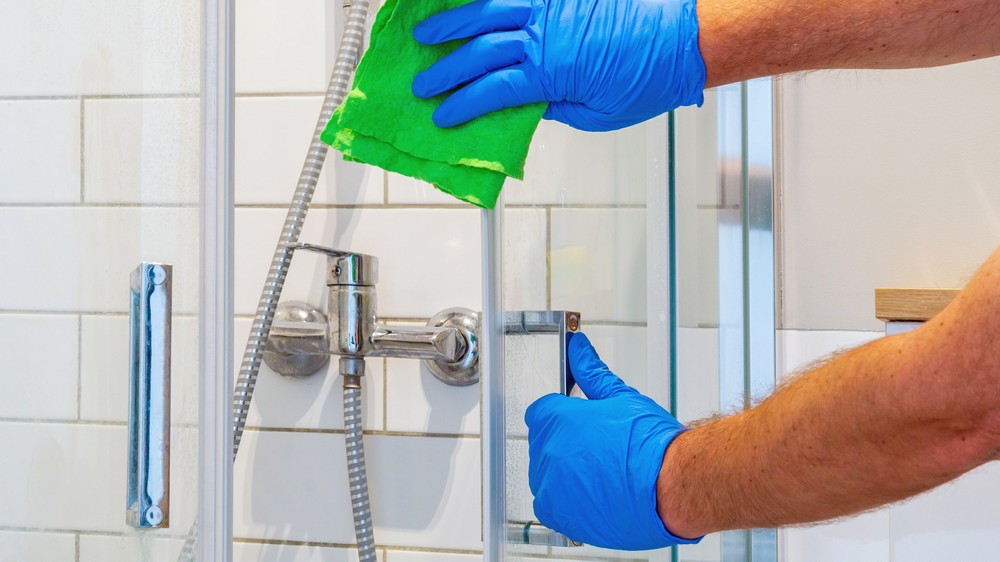 How to Deep Clean Your Bathroom - An Effective Checklist