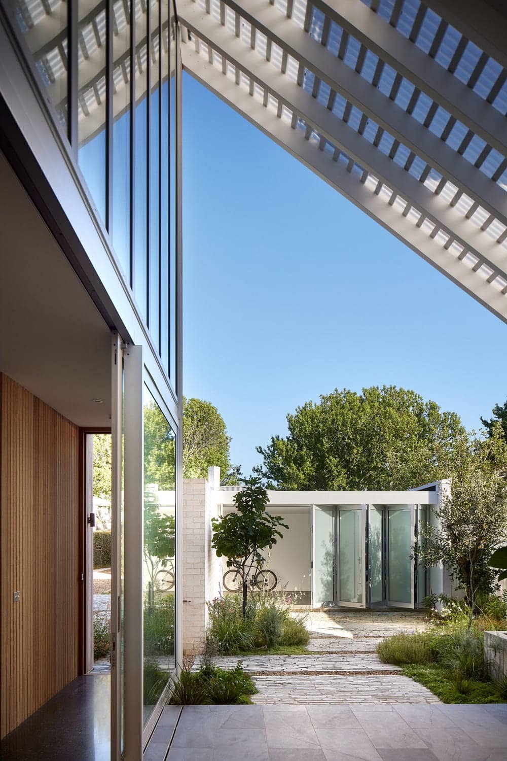 Point House / Guy Tarrant Architects
