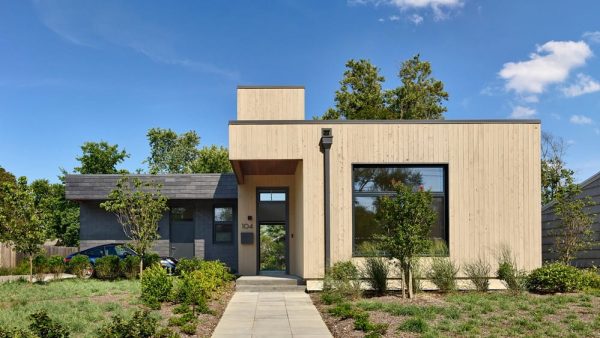 Prefabricated Net Zero Home / Richard Pedranti Architect