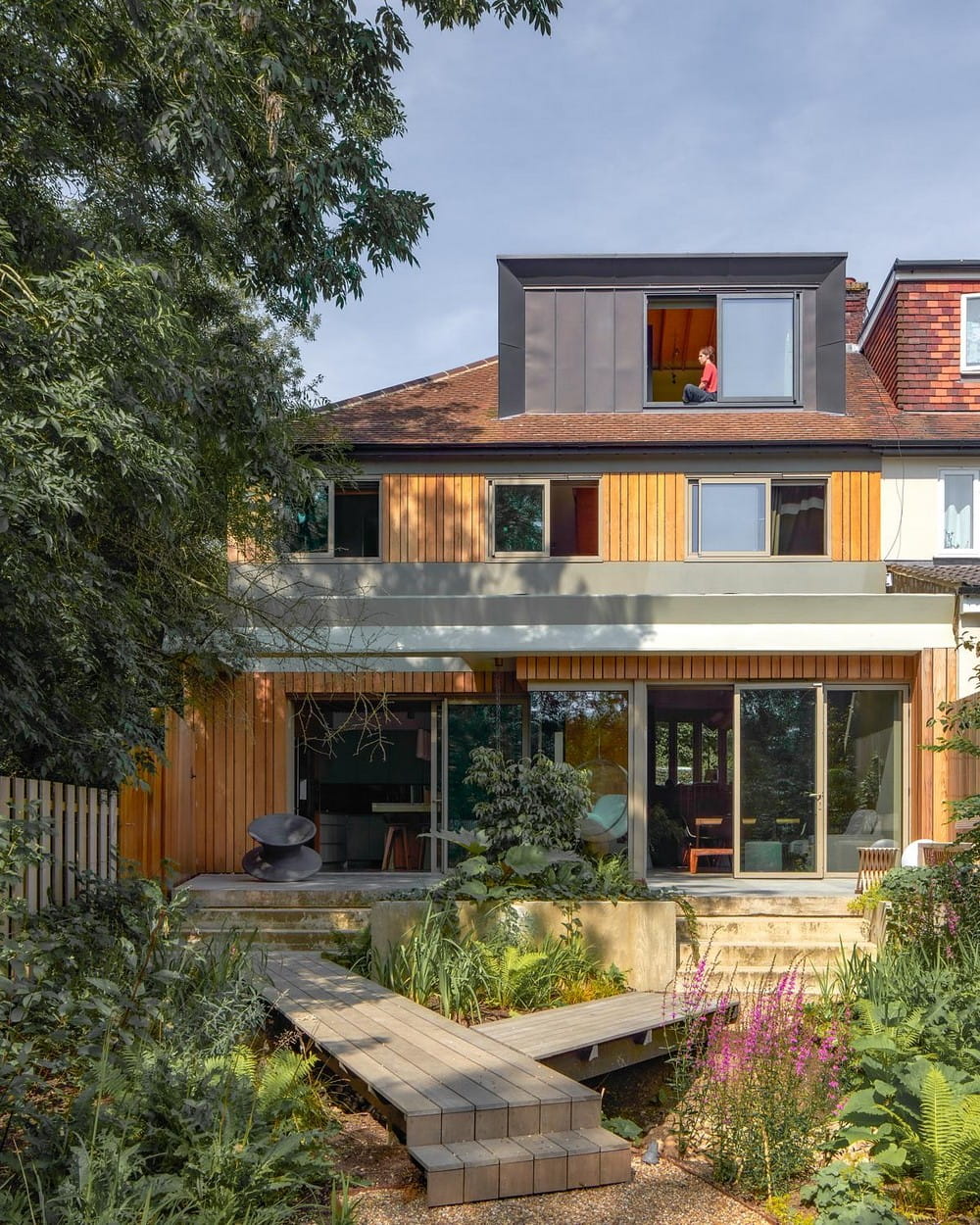 Tree View House / Neil Dusheiko Architects