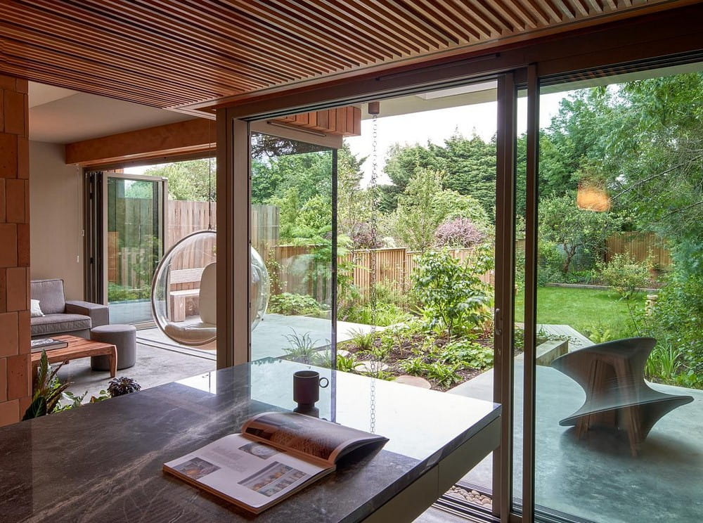 Tree View House / Neil Dusheiko Architects