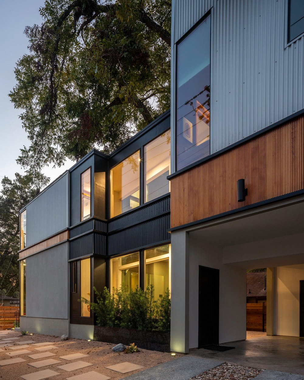 Pedernales Residence / Davey McEathron Architecture