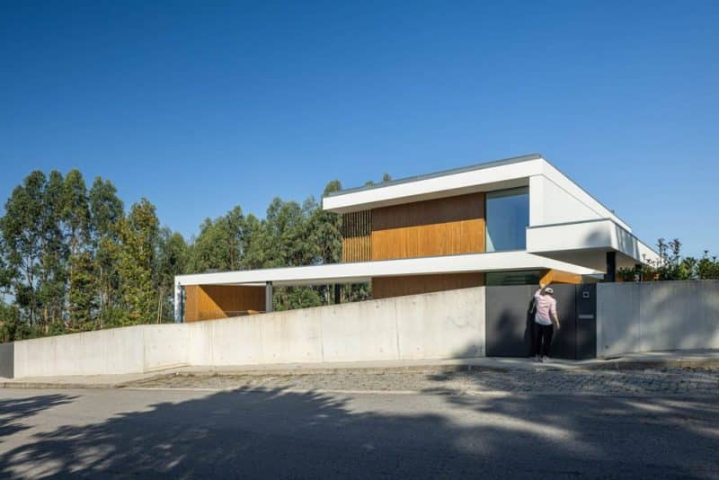 JMC House / Lopes da Costa Architecture Studio