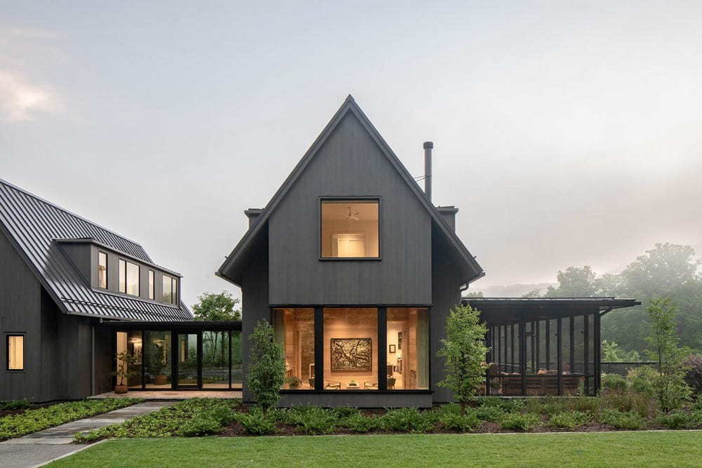 Jones Cove Farmhouse / Altura Architects