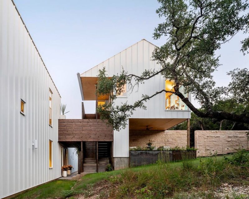 Jonestown Tree house / Faye + Walker