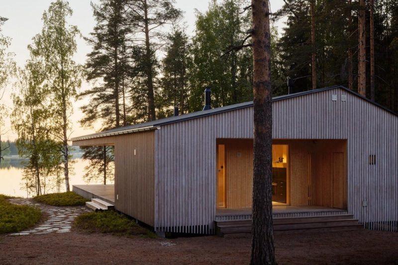 Finnish Lakeside Retreat / Playa Architects