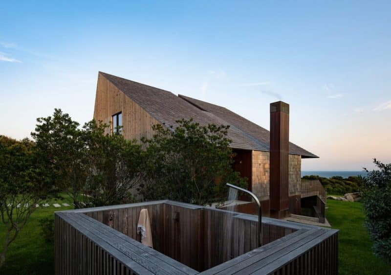 Mohegan Trail House / Bates Masi Architects