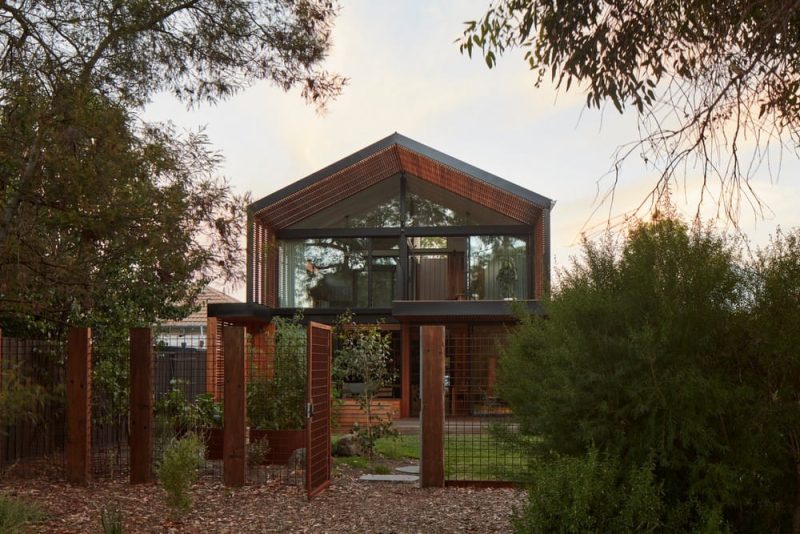 Wakanui Trail House / Ben Callery Architects