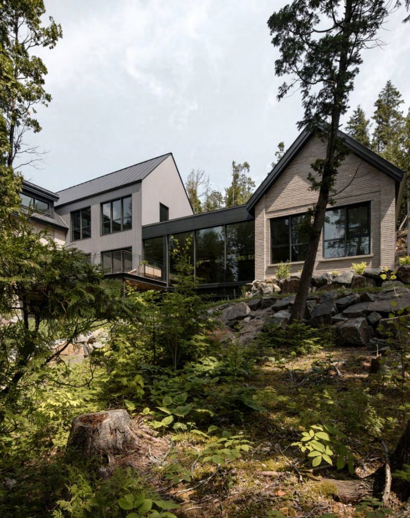 Sur Le Ruisseau / Matiere Premiere Architecture