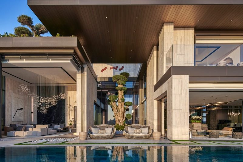 Dubai villa on Frond G / SAOTA