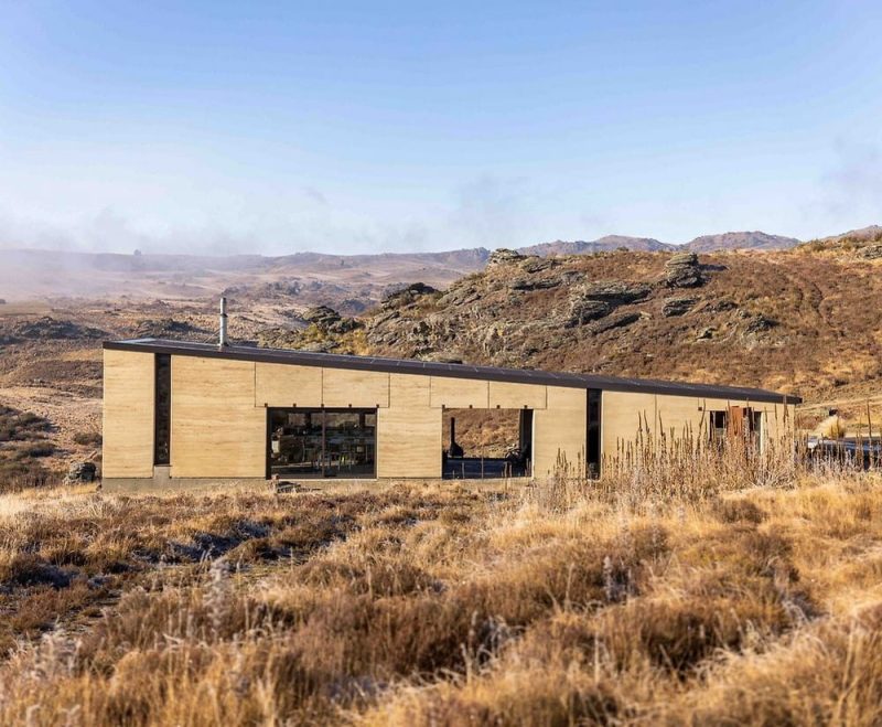 Rammed Earth House / Nott Architects