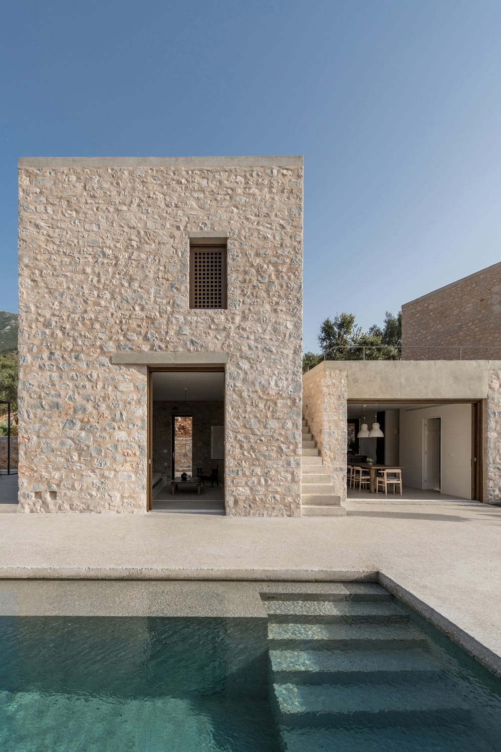 Monolith House / Desypri & Misiaris Architecture