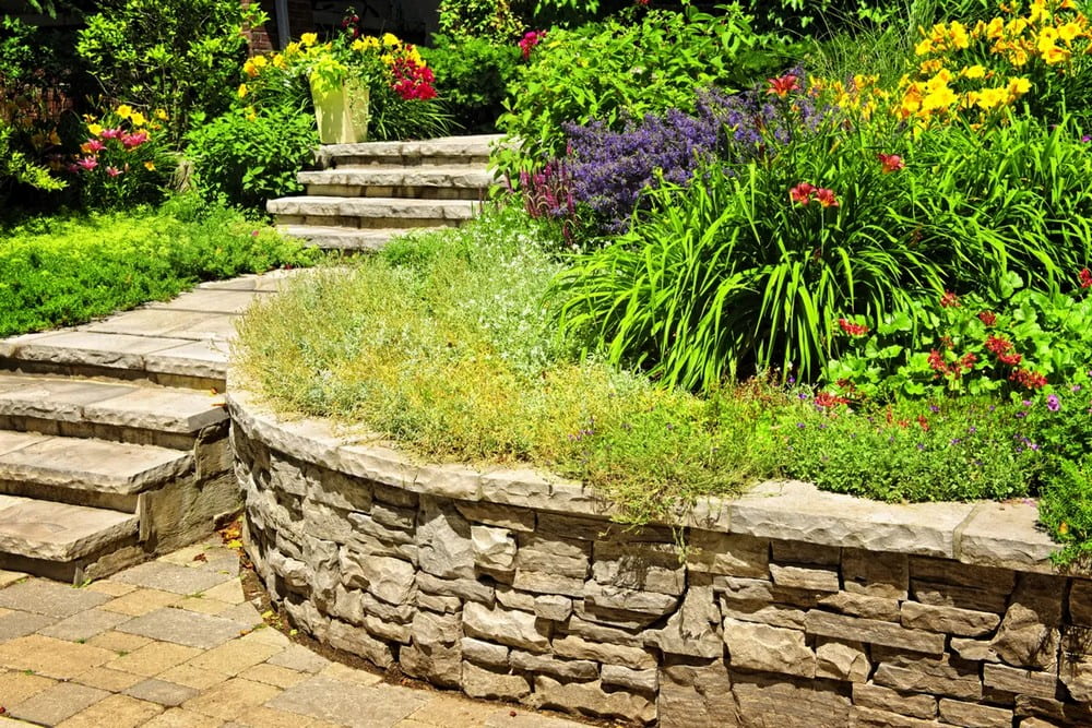 How to Build a Retaining Wall in Your Yard